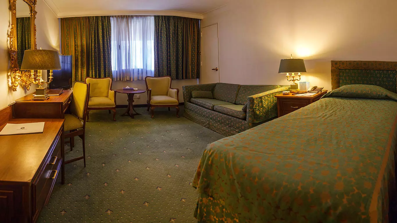 Laleh Hotel